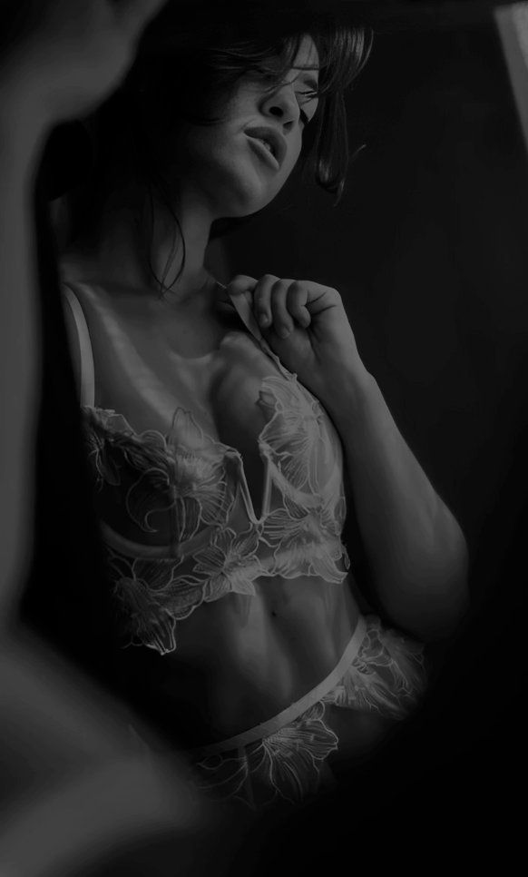 LUXDILUNA's tweet photo. ㅤ
ㅤㅤㅤ #SeductiveSunday  
ㅤㅤㅤ  ───────────── 
ㅤㅤㅤㅤㅤ  ㅤㅤ₪₪  

ㅤ https://t.co/Ndop2W7yyt