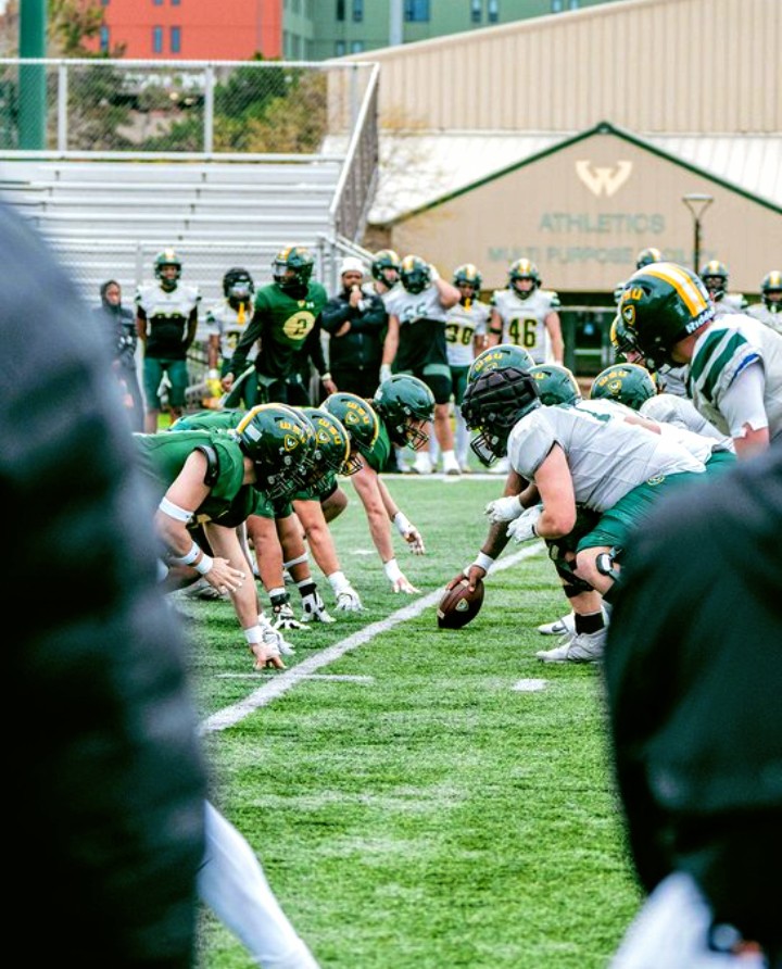 CoachGDBrown73's tweet image. #WeMakeitHappen #Relentless #RepThe313 #Creatures