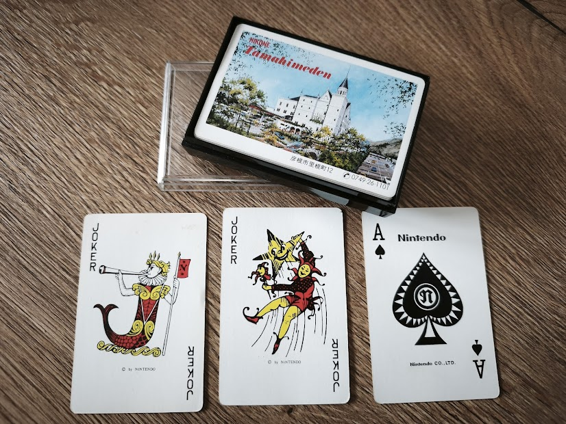 Yamafuda's tweet image. Cartes Nintendo des années 1980 pour un lieu de mariage à Hikone, dont le bâtiment est surnommé « le château des cygnes d’Europe ».
mariagehikone.jp/concept
#Nintendo #Cards