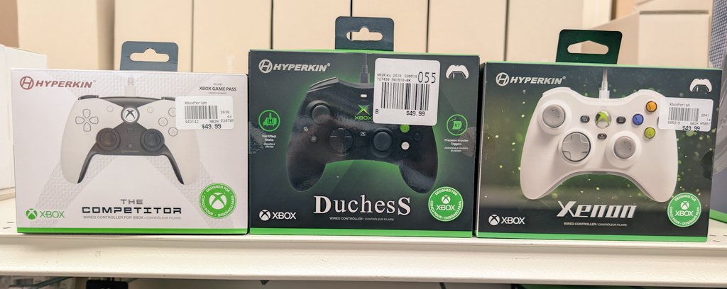 Robot__Turkey's tweet image. Wild that you can get an Xbox 360 style controller, an OG Xbox Controller S, or even a PS5 style controller for modern Xbox.

Trying to decide which one to get. 

What would you pick?

#RetroGaming #Xbox #Xbox360