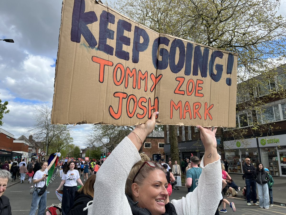 mathewhbenham's tweet image. A fantastic atmosphere for the Manchester Marathon in Chorlton. Great support for the Reach Out to the Community runners. Please donate if you can. @ReachOut_Com @Marathon_Mcr #chorlton 

donate.giveasyoulive.com/fundraising/we…