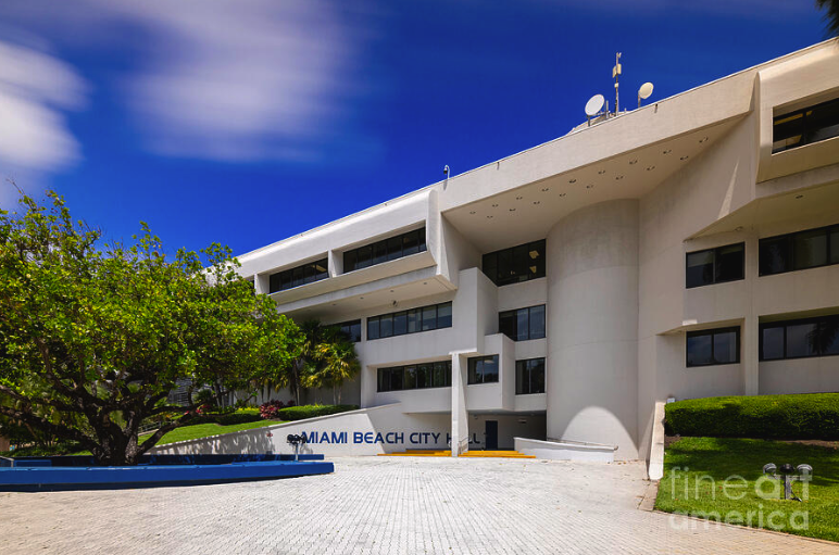 felixmiziozniko's tweet image. Miami Beach City Hall...

fineartamerica.com/featured/2-mia… 

@MiamiBeachNews #miamibeach #cityhall #longexposure #photography #architecture