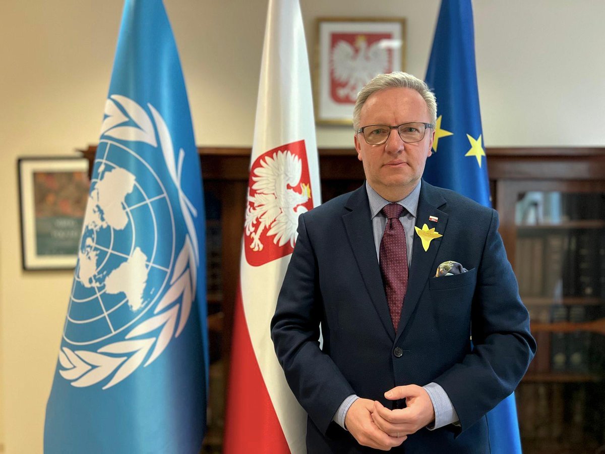 Today, we wear a yellow daffodilto commemorate the Warsaw Ghetto Uprising   a powerful symbol of courage and resistance. We honor those who stood  against injustice and reaffirm our commitment to upholding