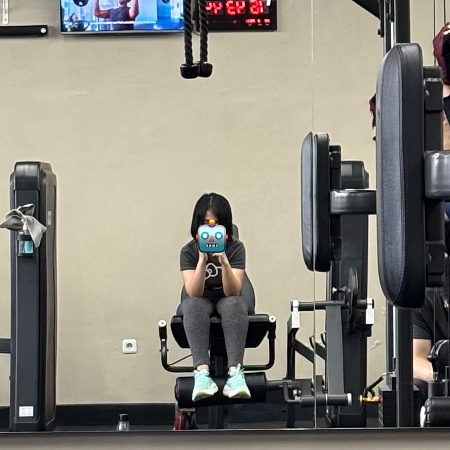 extraordinary machine 🤖 tweet media