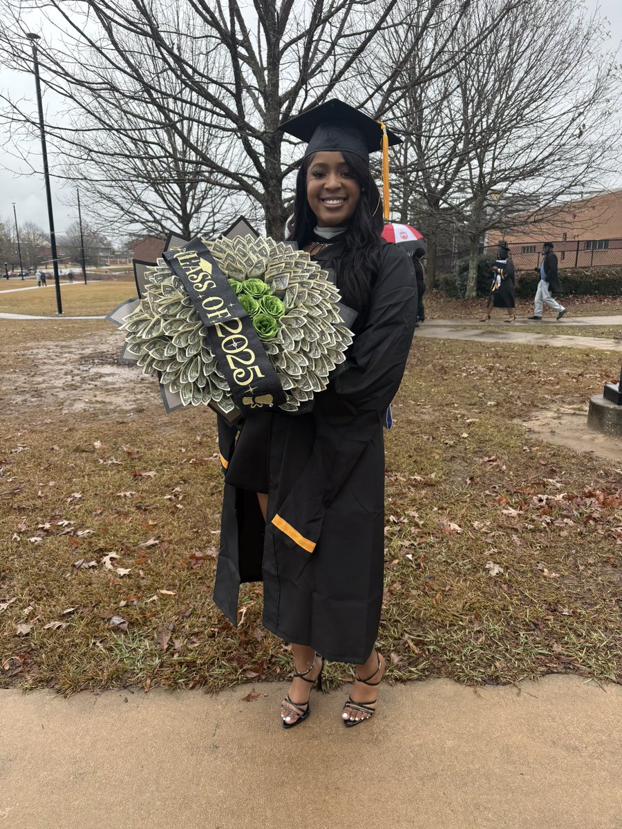 jasminetyshea's tweet image. Master of Animal Science, because passion deserves credentials. 🐏  
I graduated in December but I needed these to be on my page 💙💛
#HOODED
#FVSU
#SHEMASTEREDIT
#HBCUGRADX2