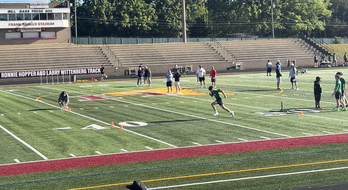 25Cayson's tweet photo. Blessed for the opportunity to attend @CoachesCombines yesterday in Hickory, NC. Great competition, great coaching, and a lot learned from the experience.

WR/DB | C/O 2027 | EBHS
Continuing to work, improve, and get better every day.

🎥 Hudl: https://t.co/VIMmVAk7Co https://t.co/Tpz5lMvK71