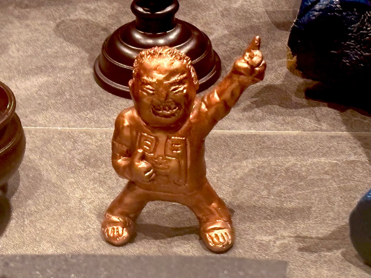 本日はサプライズで暗國民の皆様に
お誕生日を祝って頂きました！

玩具で繋がったみなさんとの絆、
一生の宝物です。

これからも皆さんと楽しく歩めるよう
がんばります。

入場の演出、悪の秘密結社衣装、
頂いたプレゼントは
後で動画や画像で自慢させて下さい！

本当にありがとうございました。