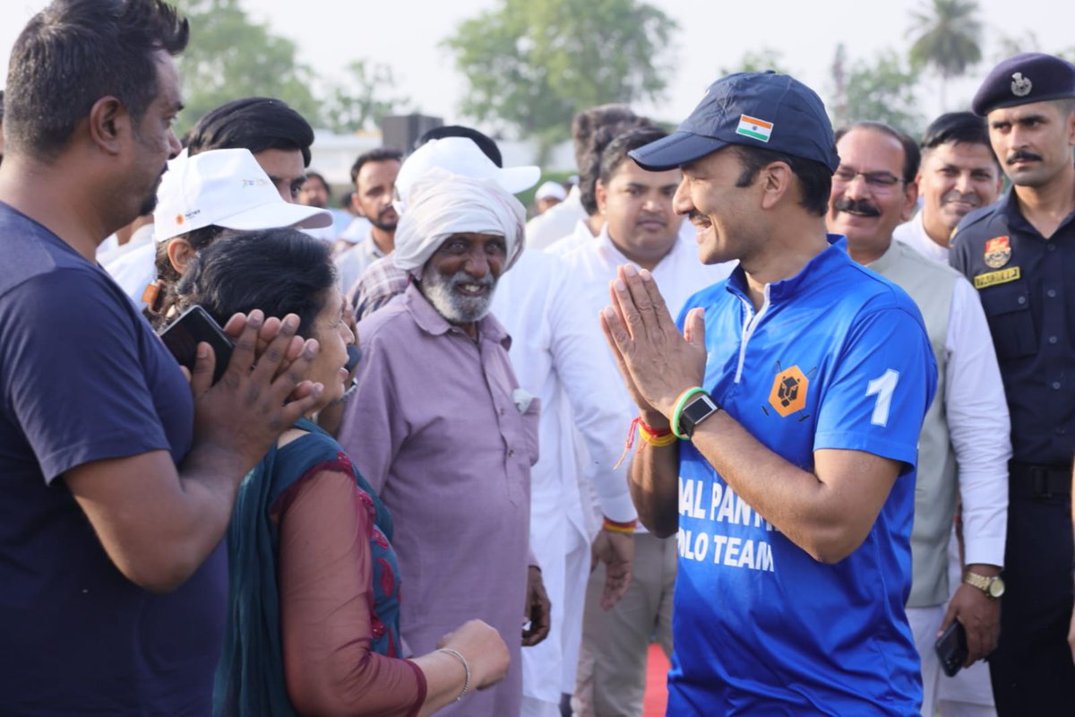 MPNaveenJindal's tweet photo. कुरुक्षेत्र में आज पोलो के मैदान पर जबरदस्त मुकाबला हुआ। टीम कुरुक्षेत्र और टीम कैथल के बीच खेले गए इस रोमांचक मैच में टीम कुरुक्षेत्र ने शानदार जीत दर्ज की।  🏆🐴

हजारों छात्रों और खेल प्रेमियों की उपस्थिति में खेला गया यह मैच एक संदेश भी था कि खेल अपनाओ, नशे को दूर भगाओ। फिटनेस और खेल ही युवाओं का असली जोश है।

ऐसे आयोजन कुरुक्षेत्र की खेल संस्कृति को नई ऊर्जा देते हैं।