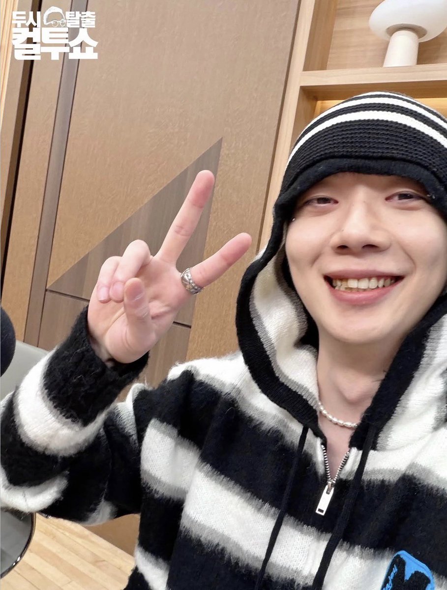 woowonjaebr's tweet image. 19.04.26 | ig post | cultwoshow x munchinthepool 

"Depois de muuuuuuito tempo!! 7 anos depois!!!!! Woo Won-jae veio se divertir no Cultwo Show!!!!!! ~ ~ Como a música principal não 

[+]

#woo #woowonjae #우원재