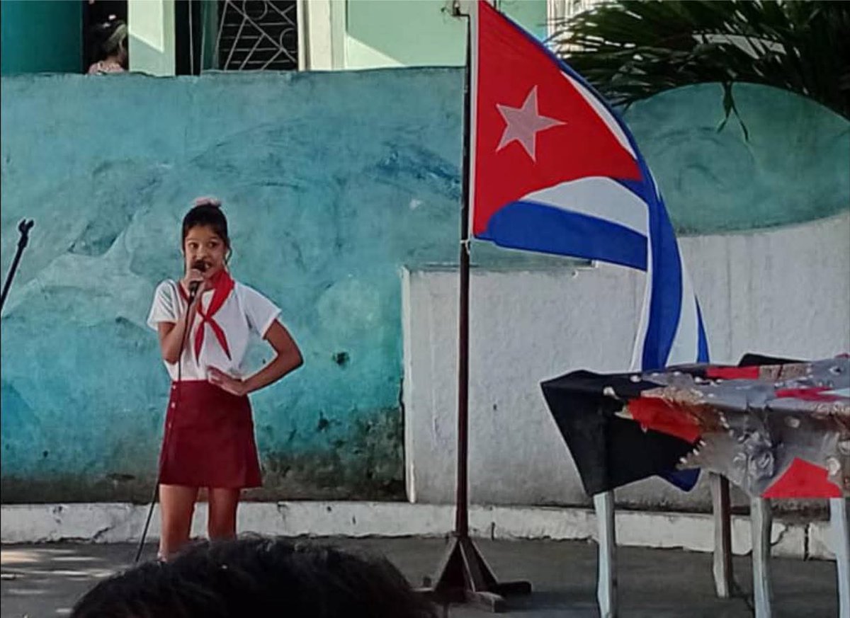 YoandyCueto's tweet photo. 🇨🇺 «¡Mientras haya una mujer o un hombre dispuestos a dar la vida por la Revolución, estaremos venciendo!
«¡El carácter socialista de nuestra Revolución no es una frase del pasado, es el escudo del presente y la garantía del futuro!
«¡Girón es hoy y es siempre!» 🇨🇺
#CubaEstaFirme https://t.co/wqiKs2VfyY