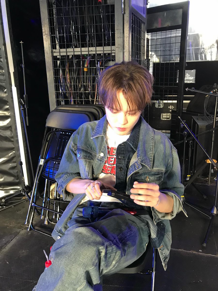 천러정말너무잘생겻어 ..🧎‍♀️🧎‍♀️🧎‍♀️
#잘생겨서사람미치게함#햇살남