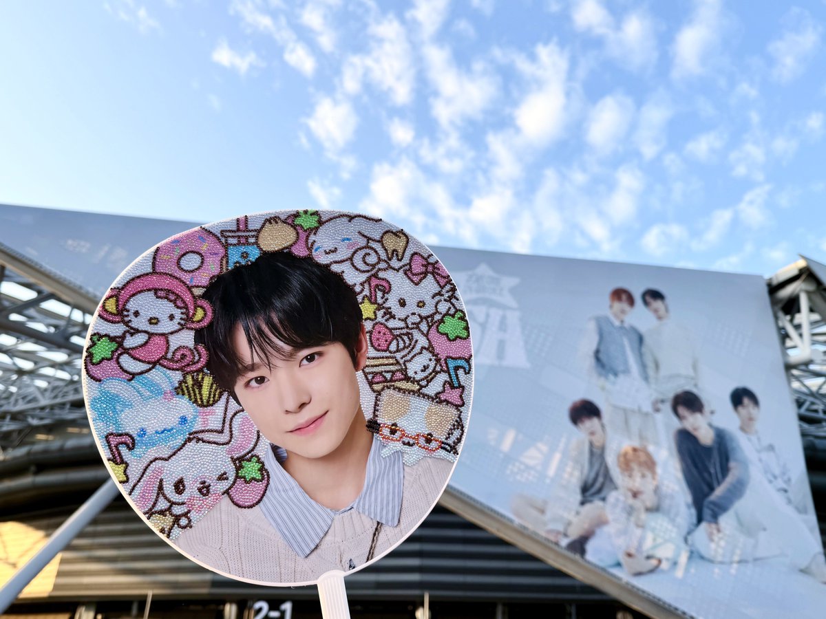 챠｡,. tweet media