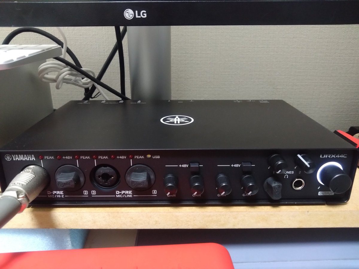 jpsoundlanguage's tweet photo. 流行りではない方の、URX44シリーズ買いました。

YAMAHA URX44
UR44Cとの違いとは？

どこなんだい？ https://t.co/YRAfmGkh2D
