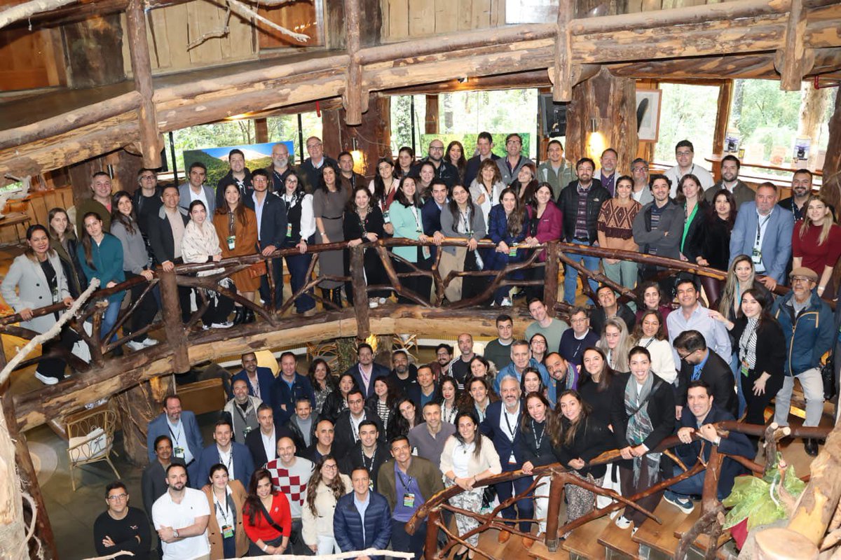 piet_ost's tweet photo. Grateful for the inspiring week @SochiraCl XIX congresso in 🇨🇱. Discussing medical innovation and learning the Cumbia. @hletelier and @clau_carvajal_  taking hospitality to a new level. @ESTRO_RT should explore collaboration with @Solar_Latam! Hasta la proxima! 🏔️🩺 https://t.co/wiQDZlpcAg