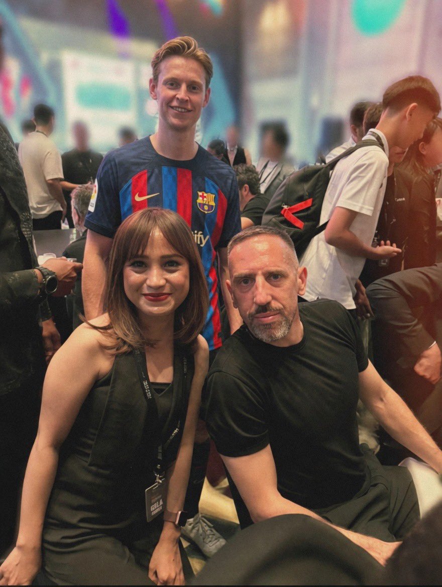 우디 위즐 tweet media