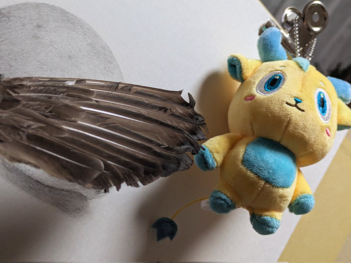 きりんさんにデッサン課題手伝ってもらってる