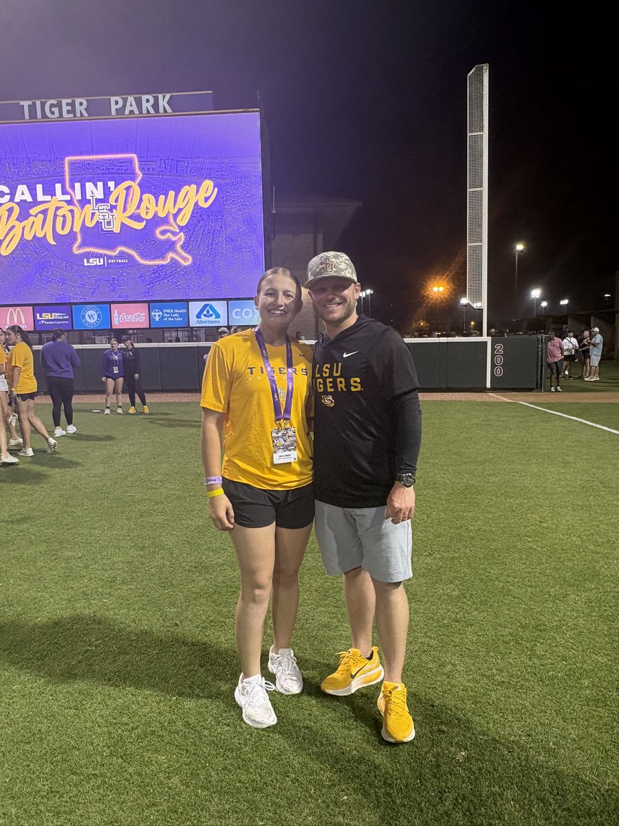 Juls_Huber's tweet photo. Thank you @BethTorina @CoachNealPT @Tpleasants17 @LSU_SandraMoton for having me at camp this weekend! I had an amazing time and I’m super grateful for the opportunity! I loved getting to see @LSUsoftball campus and traditions during game day! 💜💛

@d1vision_sb @CoachBrittAE https://t.co/k2g4astubd