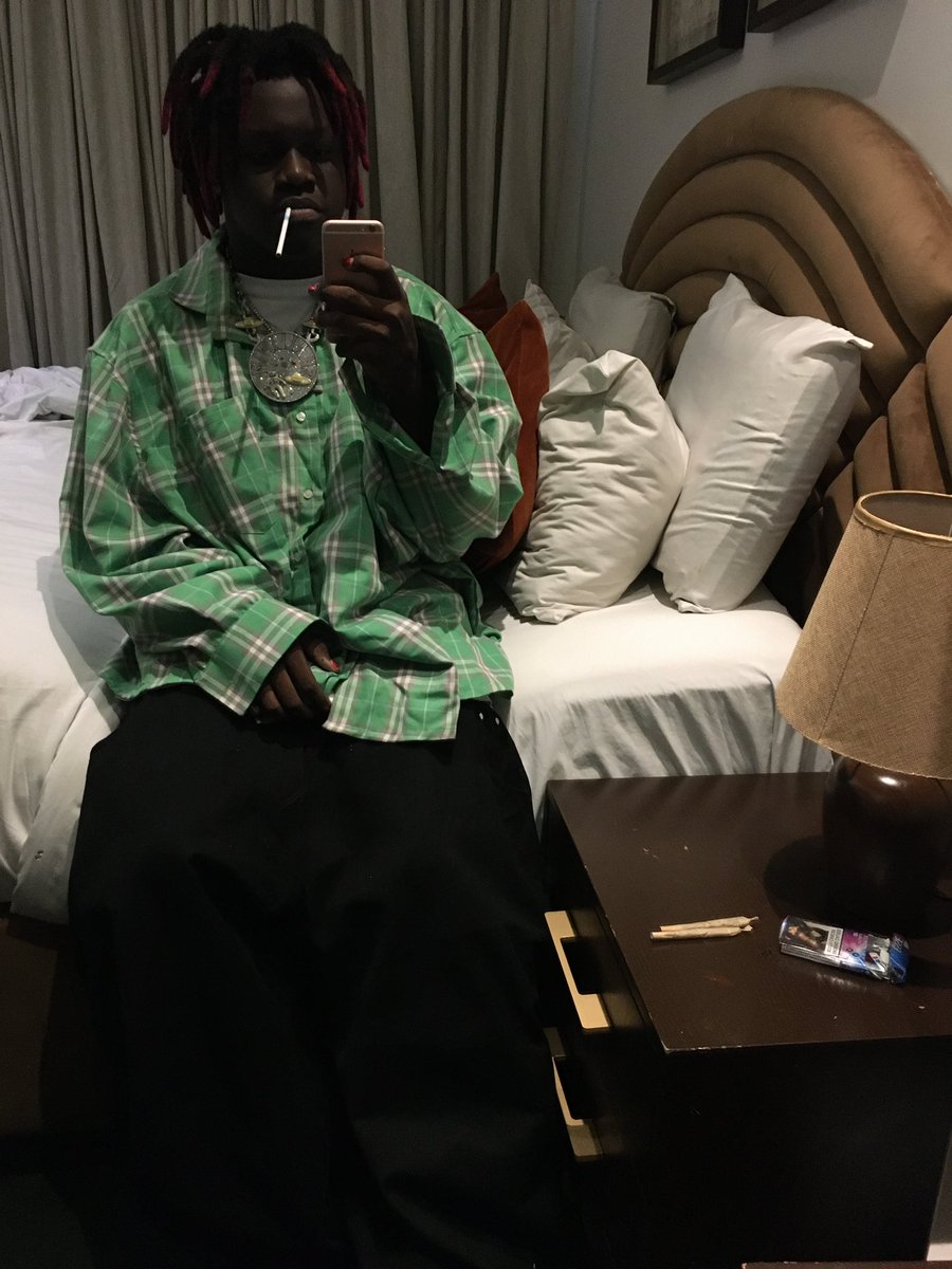 Famouspluto tweet media