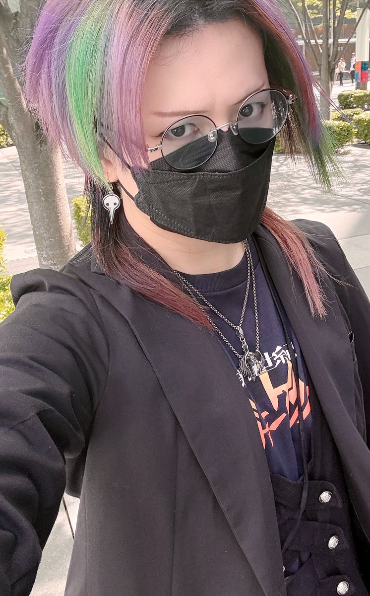 IBI_DesignWork's tweet image. おまけ。

今日は新世紀エヴァT、見えんけどボトムはラジエヴァのワイド、靴はラジエヴァの厚底。ジャケは前世の自分が作ったヤツ。

#エヴァ
#エヴァンゲリオン
#BACKTONEONGENESIS