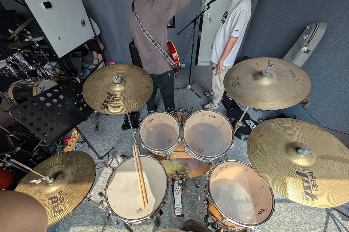 MayT0602's tweet photo. Traveled to Guangzhou for a band practice with my Chinese friends this weekend!
この週末は中国の友達とのバンド練のために広州に行��てた🦉🥁 https://t.co/XUNWvSfAuc