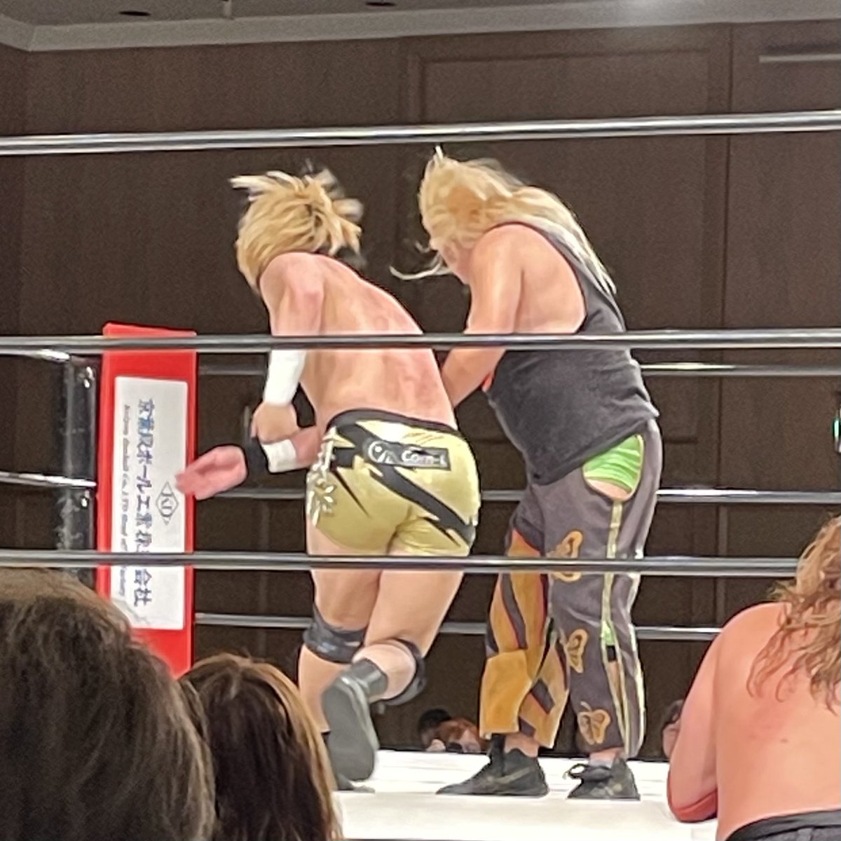 2525akasanpo's tweet image. 毎回言ってますけどもね…
ぶっ飛べ★ミサイルキッカーズは
最高なんでござぁますよほんとに。

視界に入ってるだけで満足してるから
売店で全然喋れません( ˇωˇ )ｱﾀﾏﾏｯｼﾛ
 #2AW #BMK👣 #滝澤大志 #若松大樹