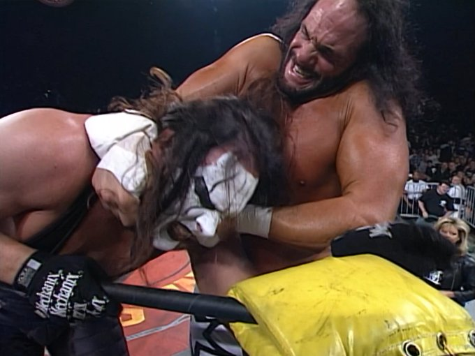 wrestle_hist's tweet photo. 4/19/1998  

Randy Savage defeated Sting in a No Disqualification Match to win back the WCW World Heavyweight Championship at Spring Stampede from the Denver Coliseum in Denver, Colorado.   

#WCW #SpringStampede #RandySavage #MachoMan #Sting #TheIcon #Stinger https://t.co/sucwxPAIwY