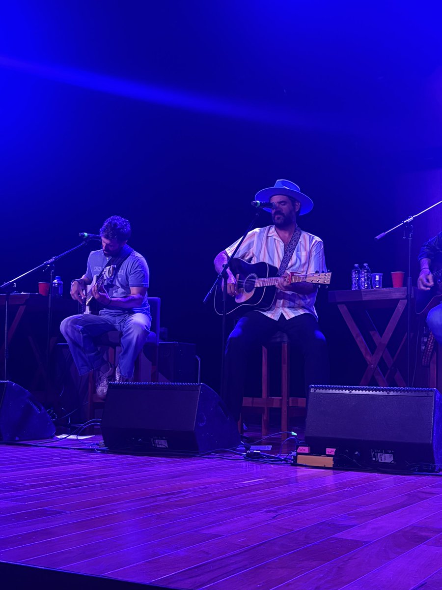 S_Febbles's tweet photo. @LosClaxons nunca decepcionan. Gracias por “Ella y yo”🥹❤️
Nos vemos en la siguiente. https://t.co/552Kemb2EY
