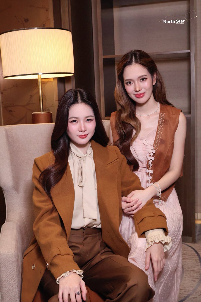 they legit look like a married couple here 😭😭😫🫠

#AppleMim