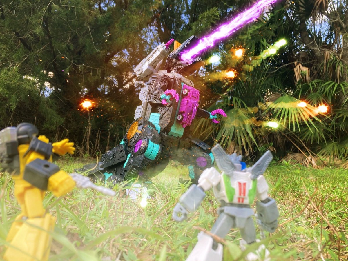 Trypticon's pretty cool and blokees too

#transformers #blokees