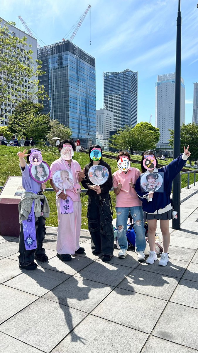 ひょうが@樹愛羅公認の全身ピンク tweet media