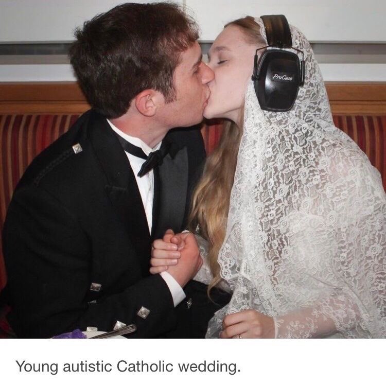 wore headphones on my way to the concert and felt like this baddie in her wedding