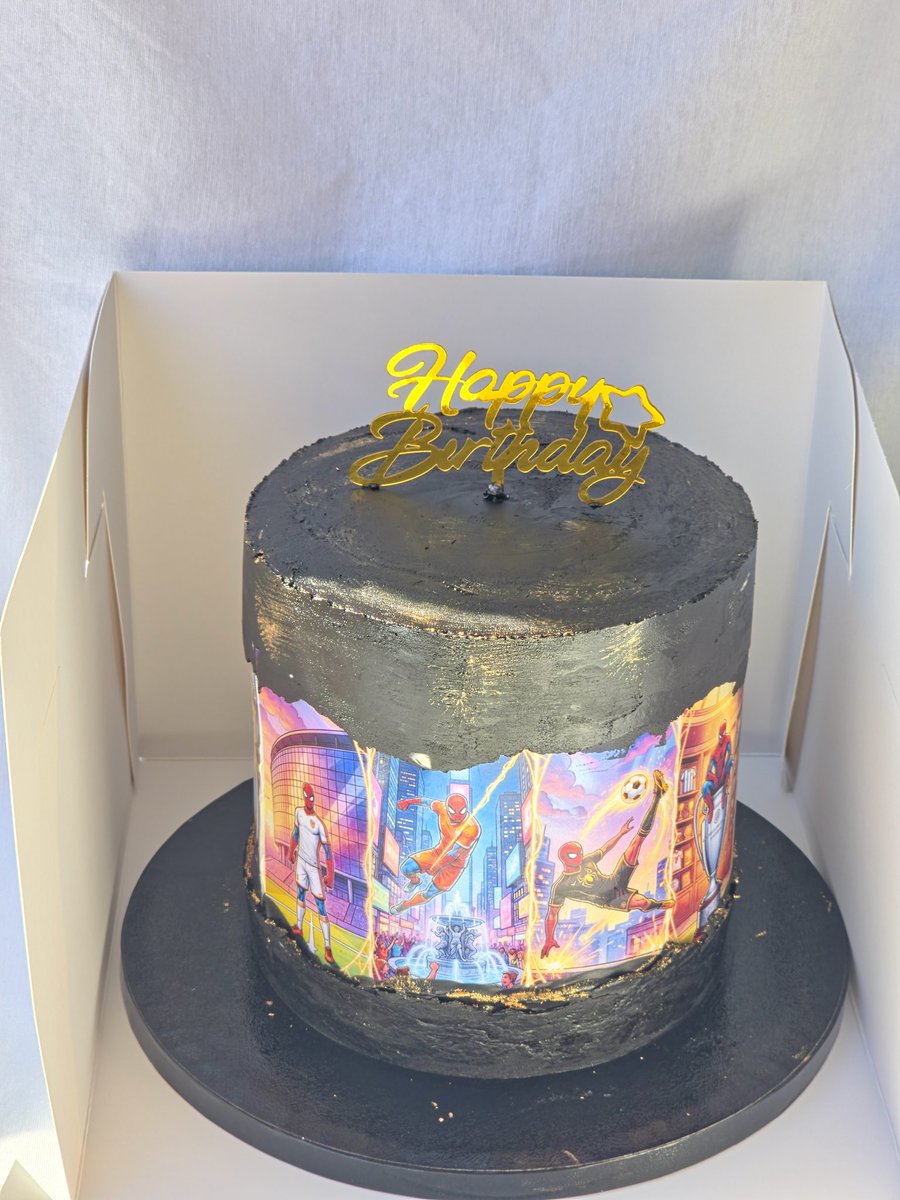 aacakes_es's tweet photo. Una tarta temática inspirada en Spider-Man que no pasa desapercibida 🕷️🔥
Oscura, original y perfecta para sorprender en un cumpleaños especial.
Pedidos por encargo en Móstoles, Madrid.
#TartasPersonalizadas #TartaSpiderman #CumpleañosInfantil #Madrid #Móstoles https://t.co/gpAtMt9rQH