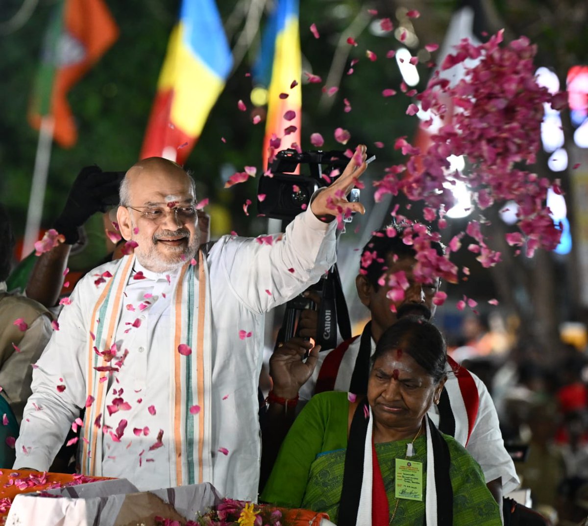 the_hindu's tweet image. Union Home Minister Amit Shah campaigns for Mylapore constituency candidate Tamilisai Soundararajan for the upcoming Tamil Nadu Assembly elections. 

📸 Ragu R

#Tamilnadu #tamilnaduelections #amitshah