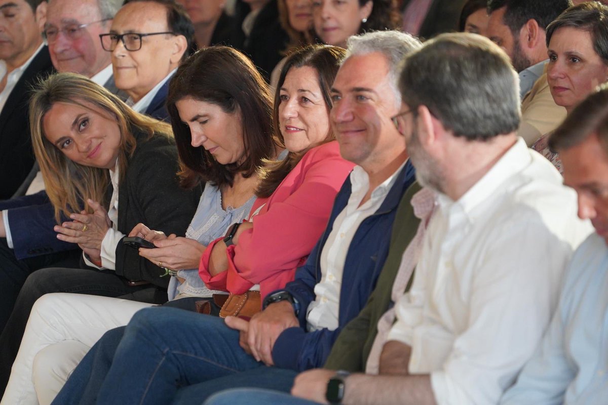 MC_CastilloMena's tweet image. Mañana en #Córdoba en la Intermunicipal del @ppandaluz  

La #educación de nuestros niños comienza en sus pueblos y ciudades. La colaboración con los ayuntamientos es clave. Solo sumando esfuerzos lograremos la educación de calidad que #Andalucía merece 🤝🏻🎓✨