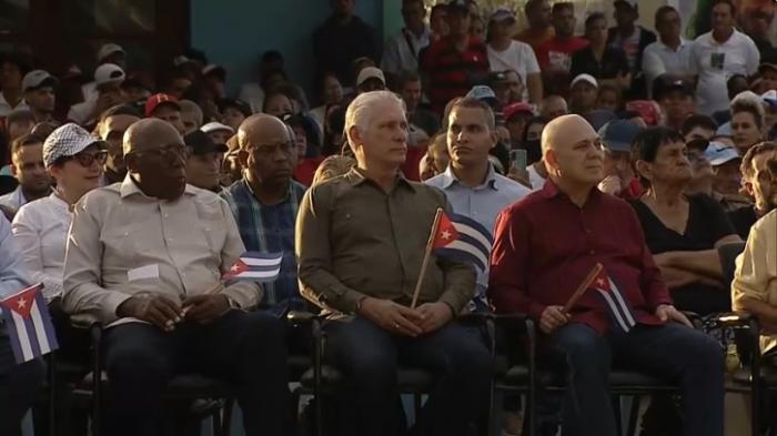 Miguel Díaz-Canel Bermúdez, preside, junto a otros dirigentes del Partido, las organizaciones de masas, las FAR y el MININT, esta jornada de recordación y compromiso.