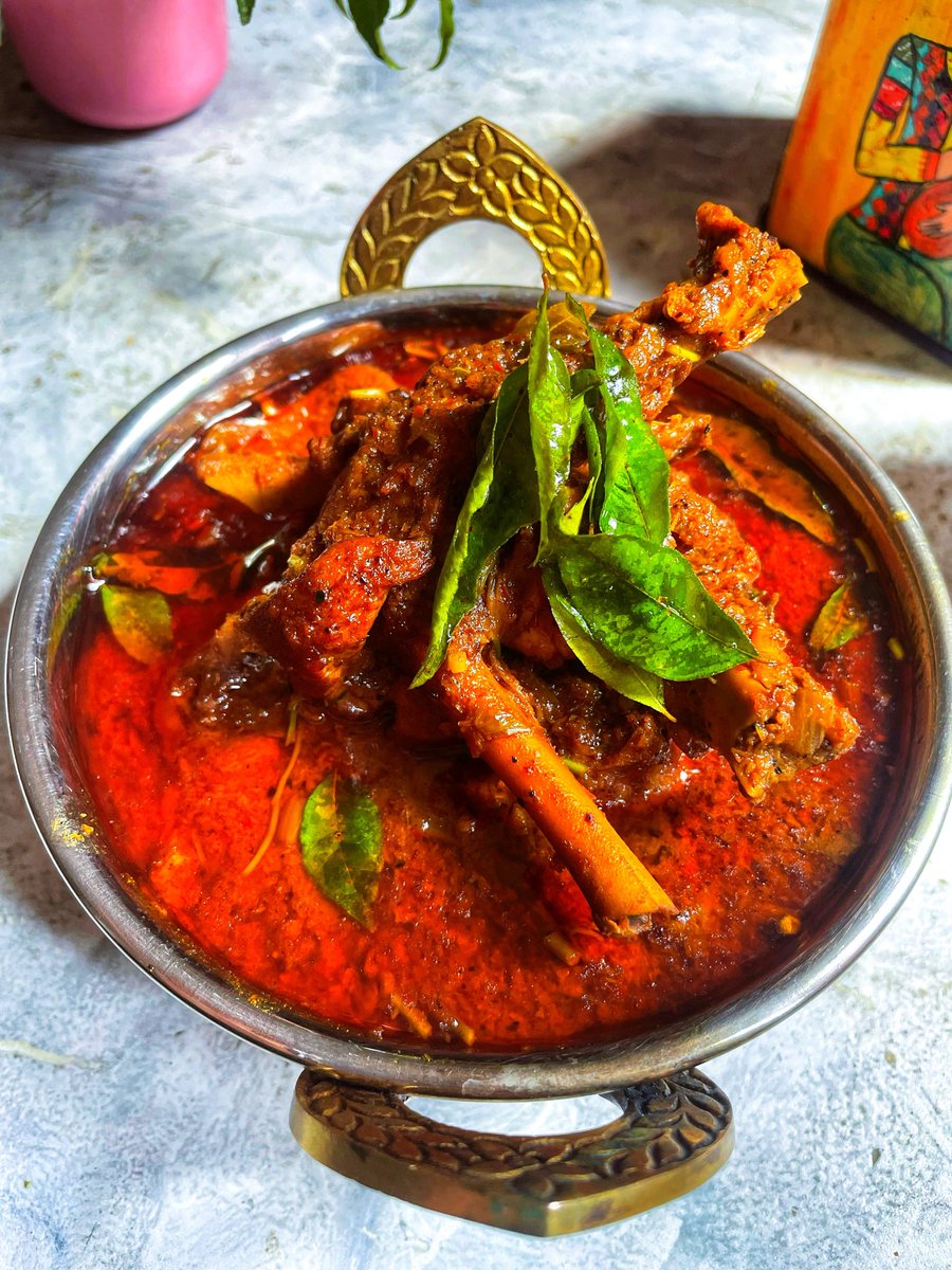 kitchenstagram's tweet image. Chicken Chettinad is a bold, spicy South Indian classic from Tamil Nadu, known for its deep flavours and rich, aromatic gravy!
Recipe link: youtu.be/D_5c7Q7savg
#chicken #tamilnadu #curry #chickencurry #spicy #reels #video #shortsvideo #viralvídeo #food #foodie #foodblogger