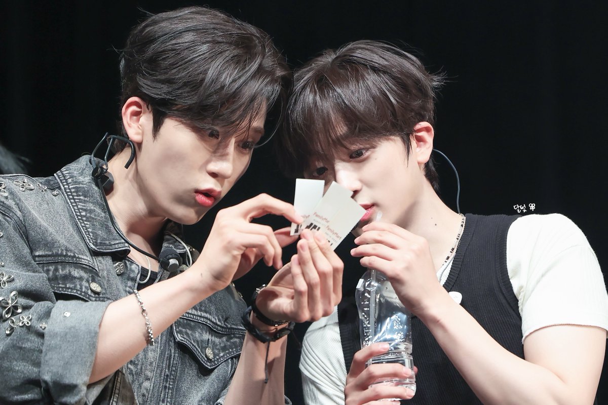 260416 LUN8 루네이트 진수 준우

#LUN8 #루네이트 
#진수 #ジンス #준우 #ジュヌ
#진수빛 #진수가_지켜본다  
<a href="/LUN8_members/">LUN8</a>