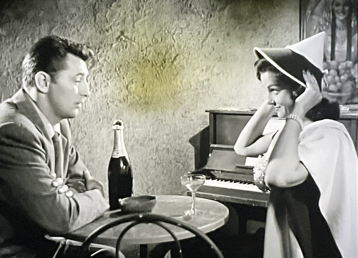 analgesicsleep's tweet image. Pointy Little Hat™️ was the 1950s equivalent of “Would you still love me if I was a worm?”
#TCMParty #NoirAlley #HisKindOfWoman #JaneRussell