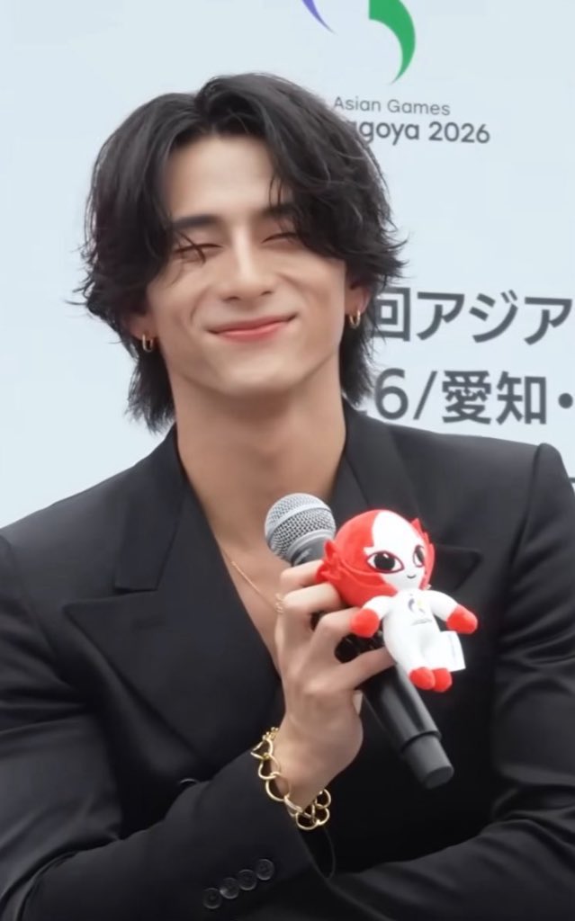 リポ欄見たら元気でる🍍、しゃっぴ tweet media