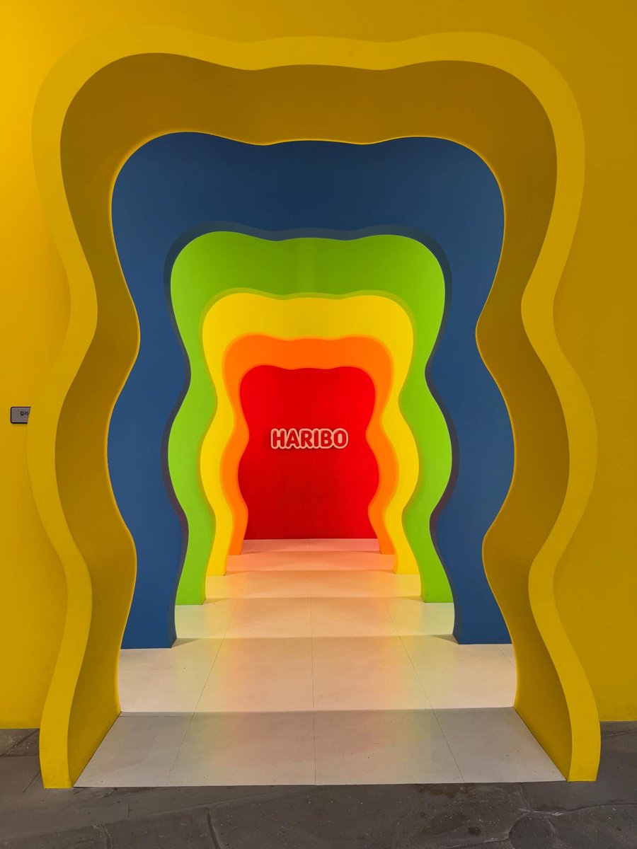 Visita Corea tweet media