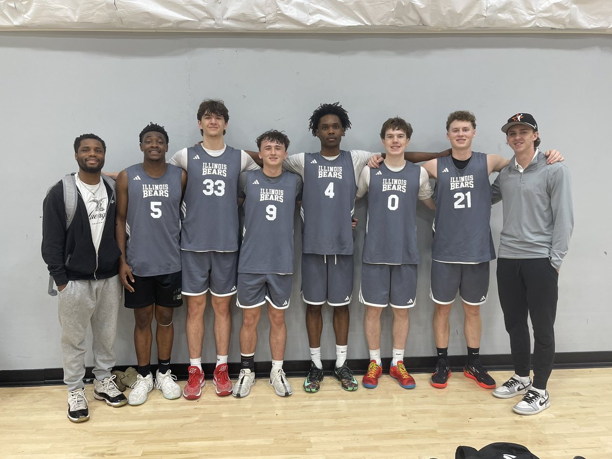 ILBearsBball's tweet photo. 2027 Cameron @ConnorCameron30 leaves @RL_Hoops STL Showcase 4-0 #bears https://t.co/QDv81RDsOd