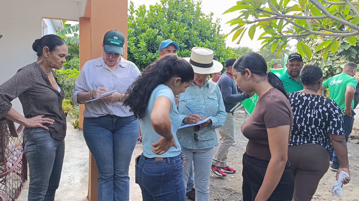 Seguimos en las calles de la Provincia Hermanas Mirabal, en la continuación de la Gran Jornada de Crecimiento. Hoy, nuestros equipos de trabajo de la <a href="/FPcomunica/">@Fuerza del Pueblo (FP)</a> se adueñaron de las calles del Municipio de Villa Tapia.