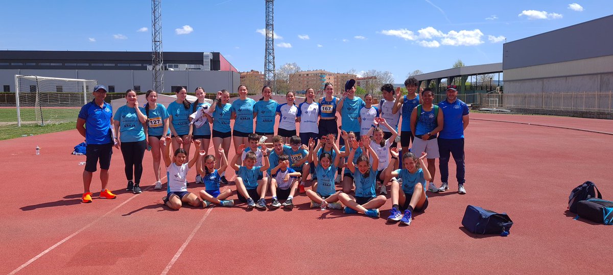 puenteromanillo's tweet photo. FINAL DE JUEGOS ESCOLARES DE ATLETISMO EN PISTA https://t.co/4Jf3Vkr2du
