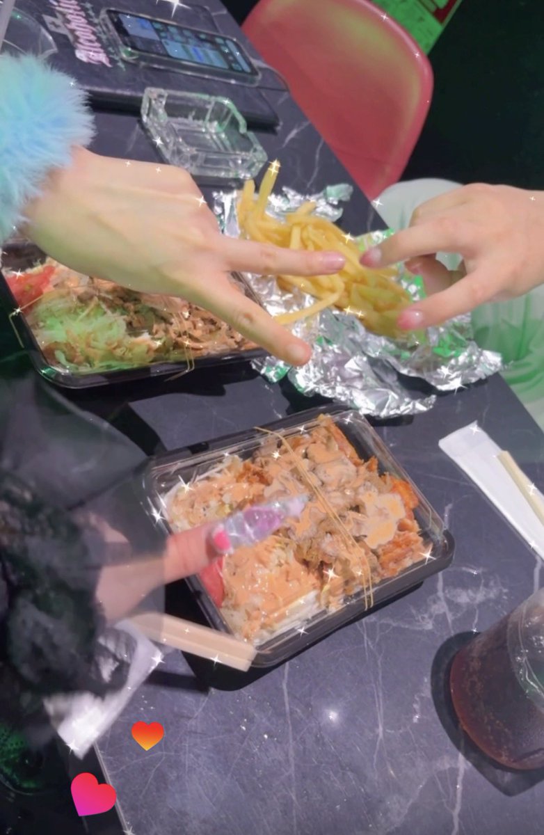 ぴぃす🐰 tweet media