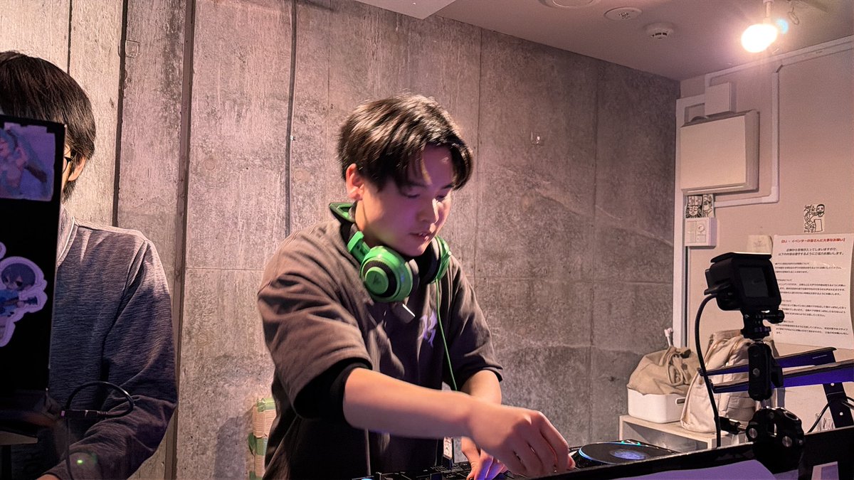 アニフレ tweet media