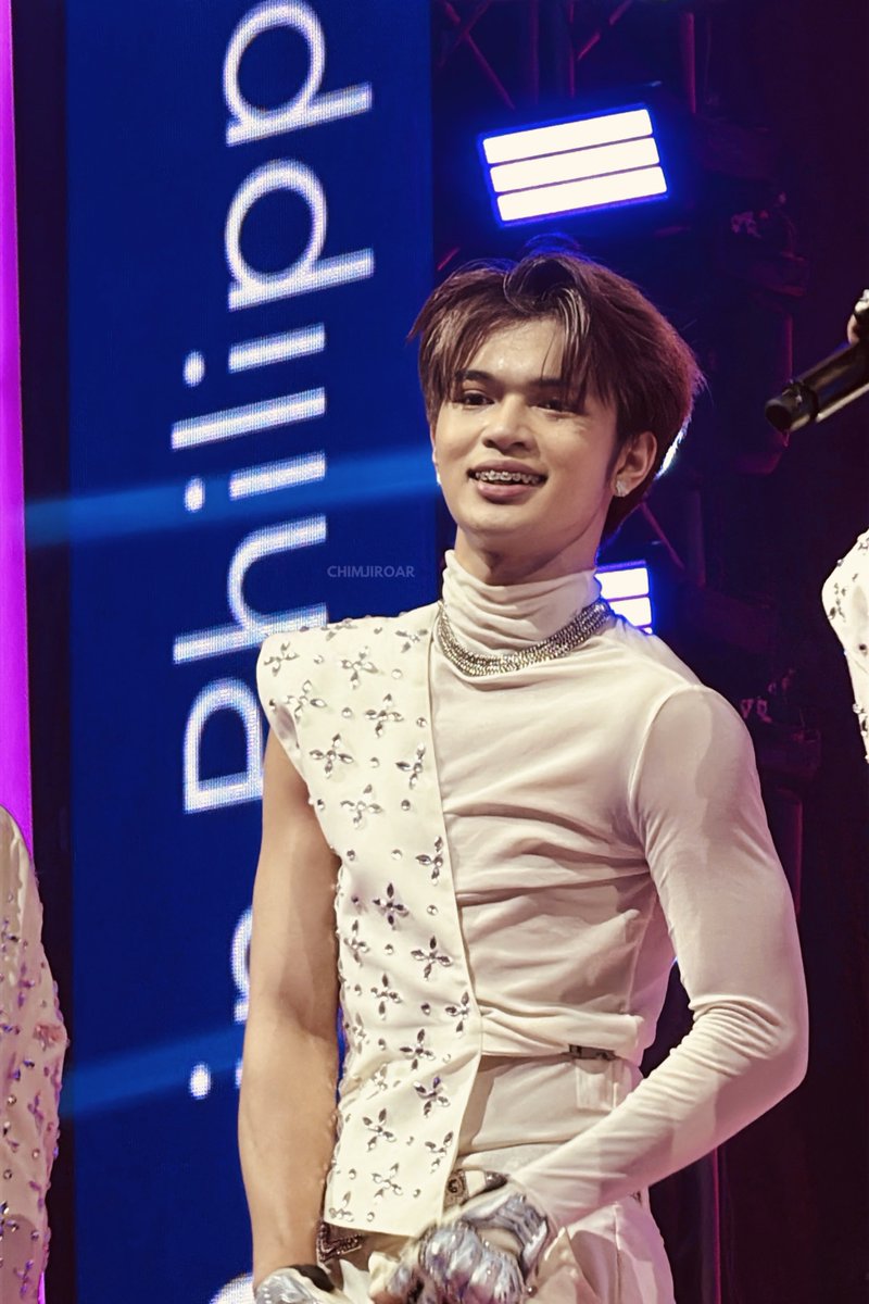 look at jeromy's smile, i love seeing him happy on stage u don't understand

HORI7ON FLIES AT ROUNDFEST

#HORI7ON_LightsUpROUND2026
#HORI7ON #JEROMY
#HORI7ON_JEROMY