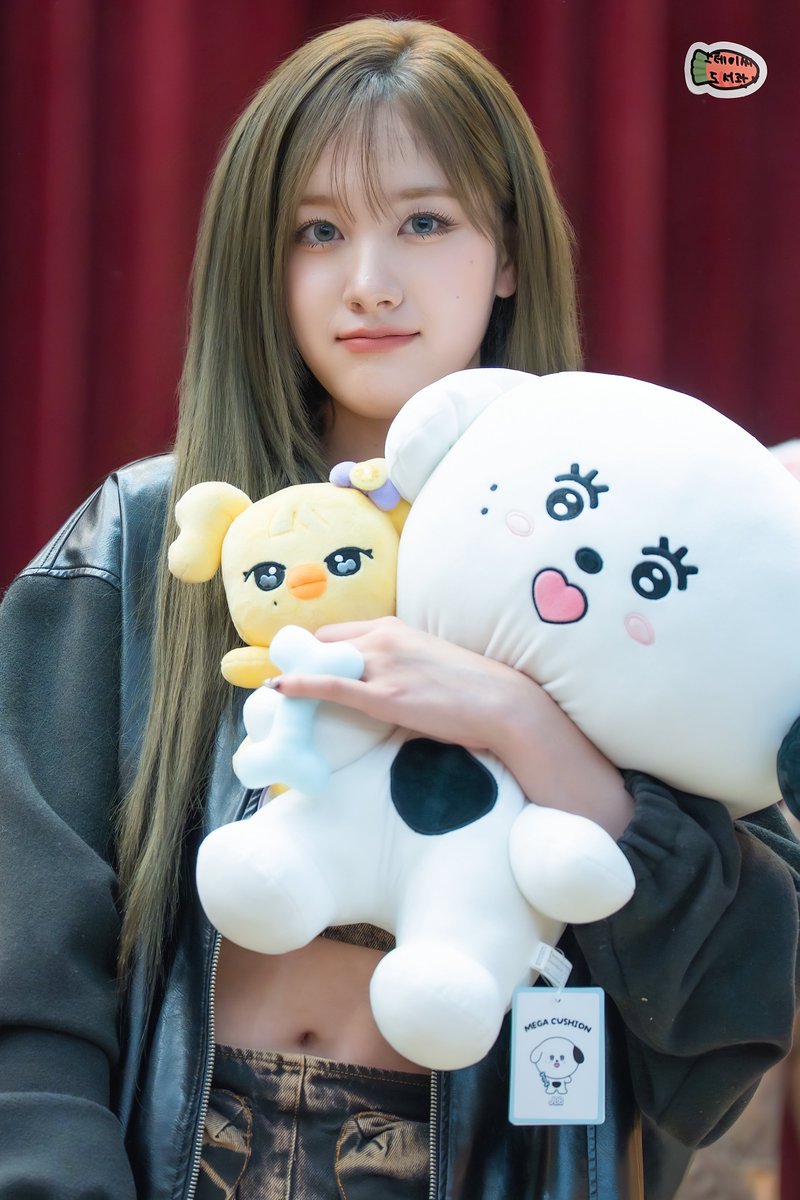 스테이씨 도서관🐰 tweet media