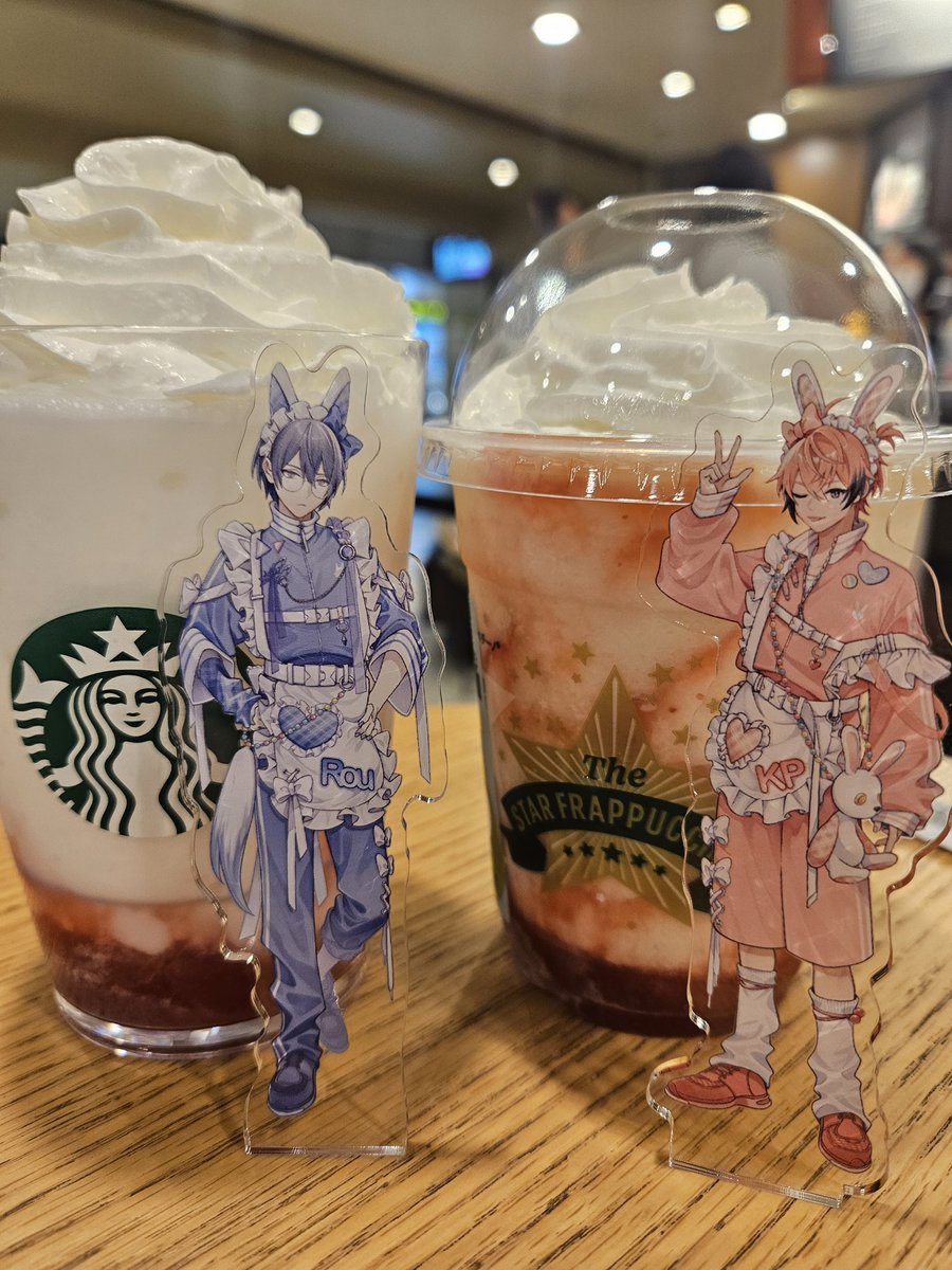 lovin_game's tweet photo. 今日は好きなお絵かきさんを
おっかけて、初の🌈🕒のイベントへ
最後尾うちわ一瞬だったけど
楽しかったぁ☺️💕💕
さっそくぎゃうるふをつれ回してきた

アクスタ：こんぽたさん(@ pota_juuu720) https://t.co/8QOg2lqFOD