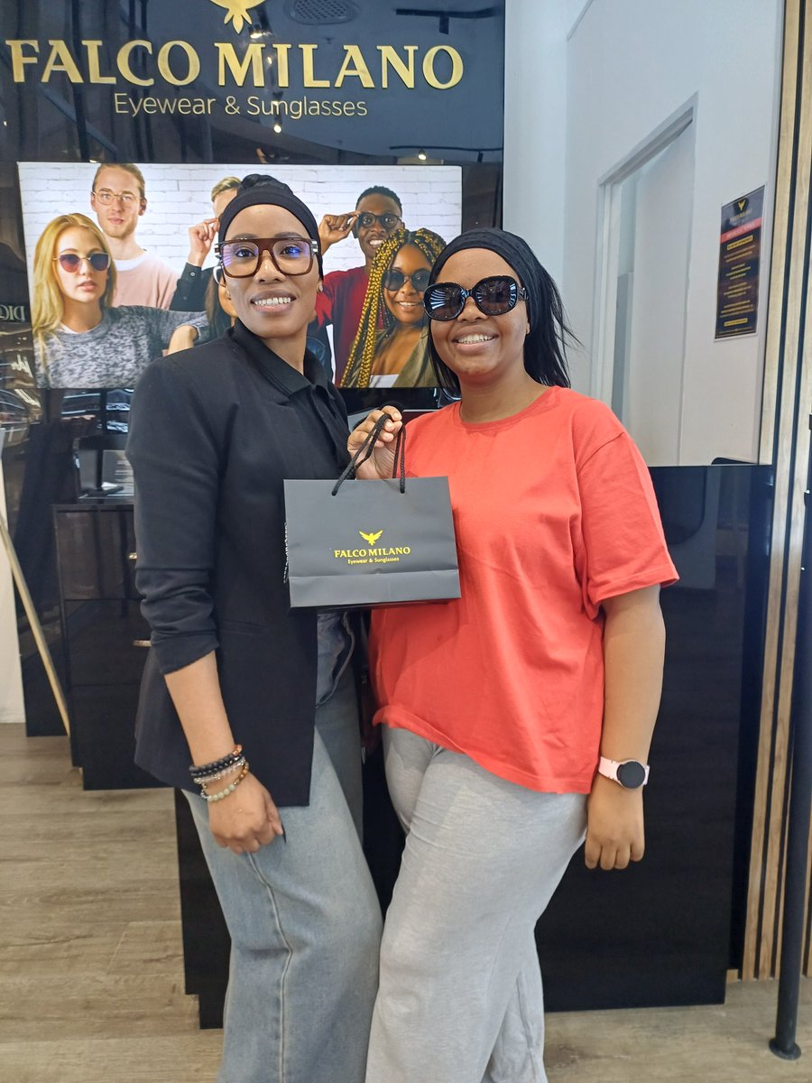 DumoMelaphi's tweet photo. Thank you so much @stoffel_zane my baby for supporting @QUE_qondile and @FalcoMilano .

QUE X FALCO MILANO 

QUE X LOUD EXPERIENCE 

QUE THE AMBASSADOR 

#CruiseWithQue

#QueQondile https://t.co/UtdZ0RGxEP