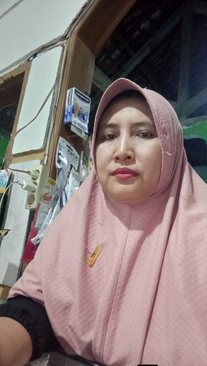 Lili Yuanti tweet media